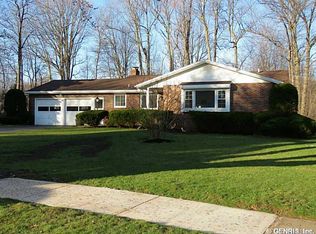 27 Bryn Mawr Rd, Rochester, NY 14624