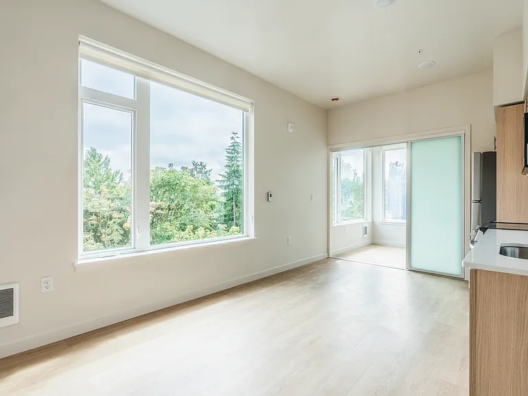 Brand New Apartments in the Central Neighborhood! — Photo 18