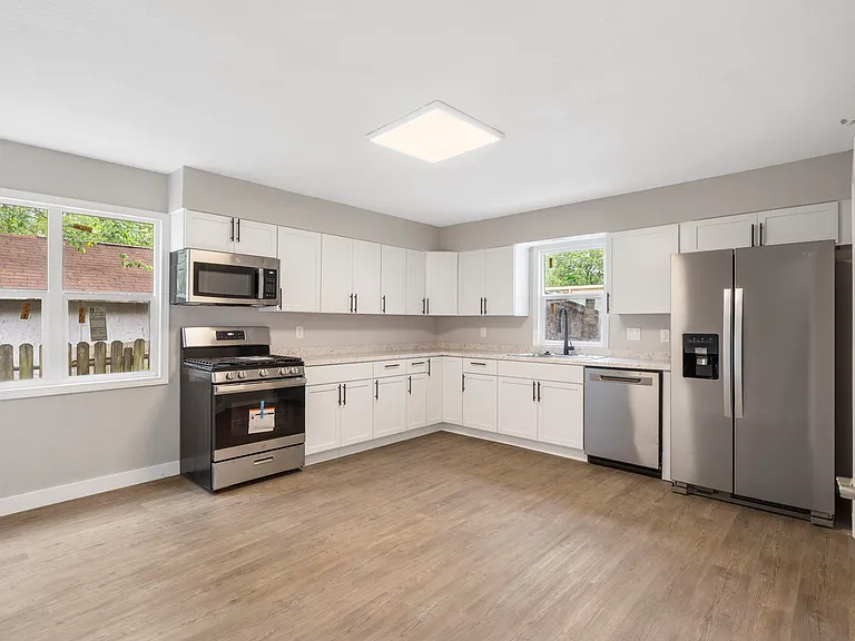1607 W Lynn St — Photo 3