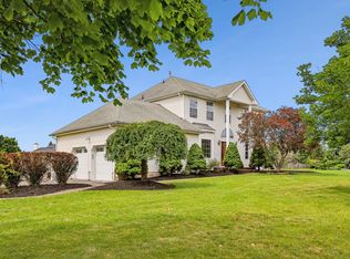 5 Abate Ct, Somerset, NJ 08873