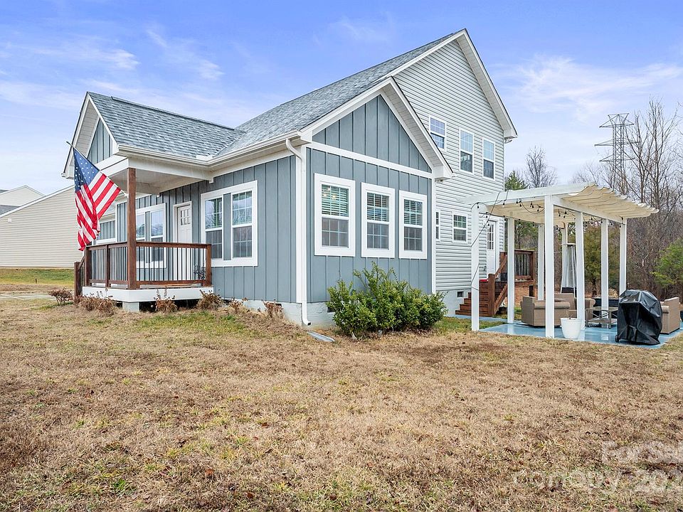 1st image of 141 Anastasia Ln