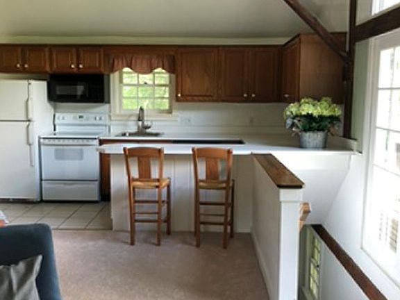 Open Kitchen and dining area