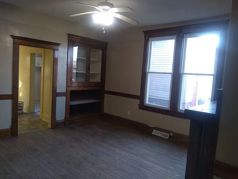 515 Lee Ave — Photo 8