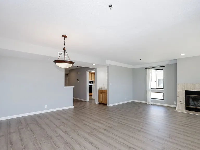 432 Portofino Dr #403 — Photo 13