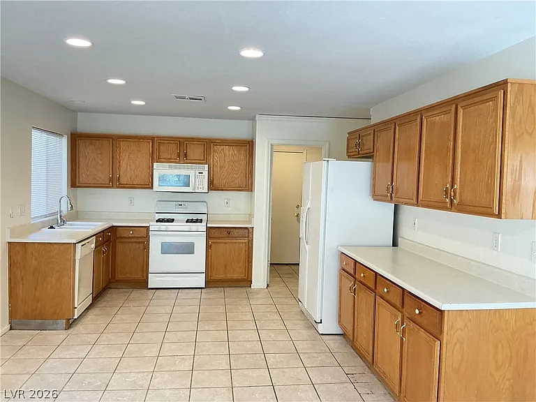 1301 Dream Bridge Dr — Photo 4