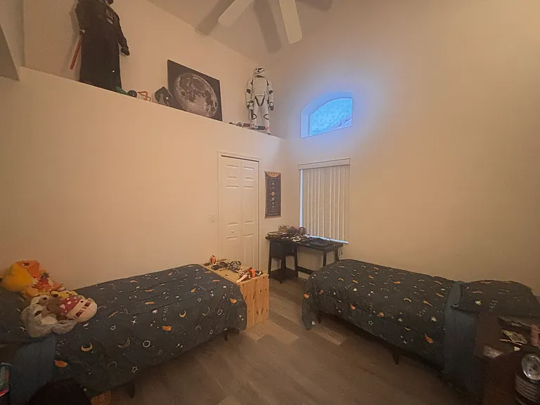 399 Renaissance Ave — Photo 24