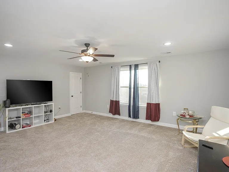 1003 Villa Cir — Photo 27