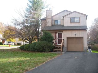 140 Grove St, Bergenfield, NJ 07621