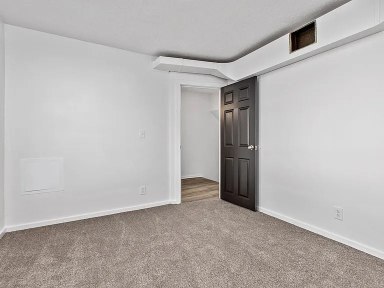 62 Midland Heights Cir #C — Photo 6
