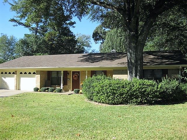 1st image of 2815 Amberwood Dr