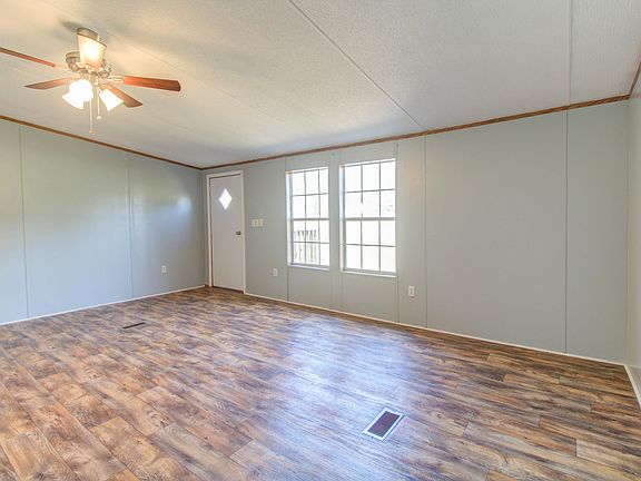 3rd image of 18285 Longwood Dr
