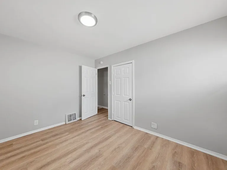 146 Grampian Rd — Photo 12