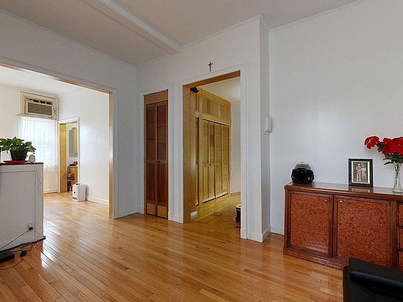3rd image of 5427 Arnold Ave