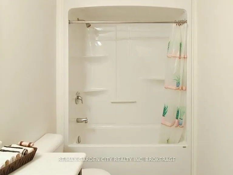 55 Kline Cres — Photo 11