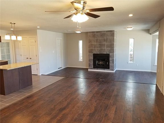 5th image of 9319 Montgomery Dr