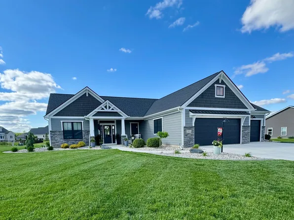 1909 Fairway Dr, Auburn, IN 46706