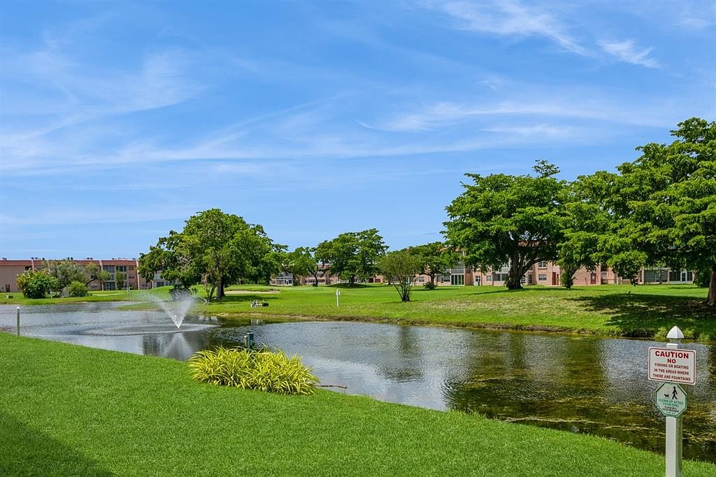 9181 Sunrise Lakes Blvd #306