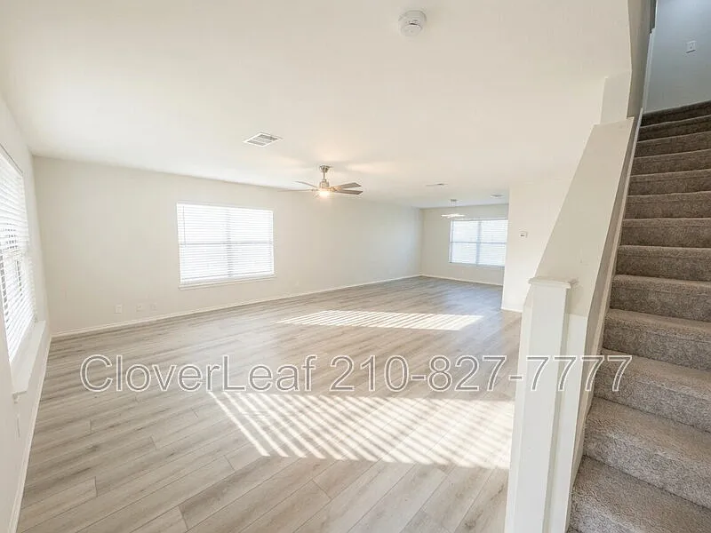 4 bed, 2.5 bath, 2300 sqft, $1,997 — Photo 3