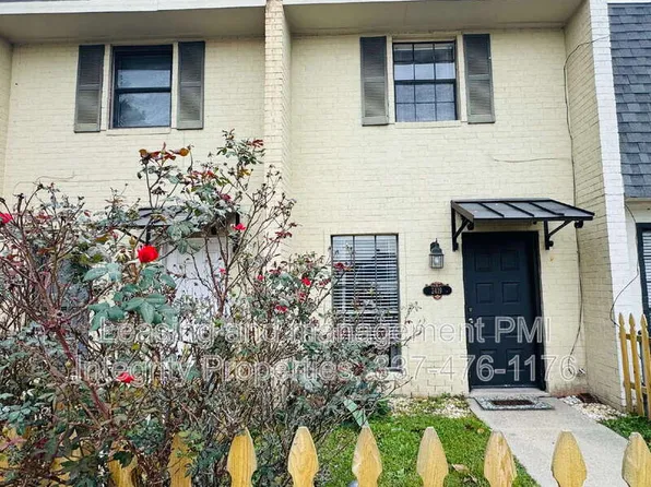 2419 Robley Dr, Lafayette, LA 70503