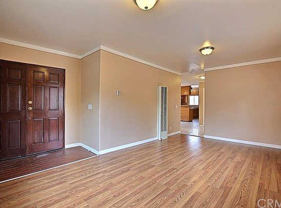 4th image of 427 Redfield Ave