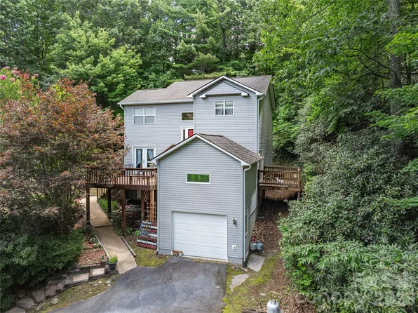 5 Summer Savory Ct, Flat Rock, NC 28731