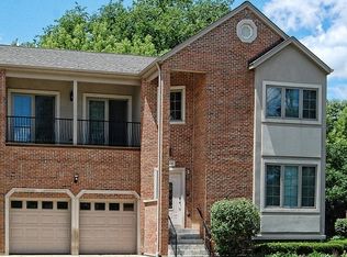 1908 Monroe Ave #7, Glenview, IL 60025