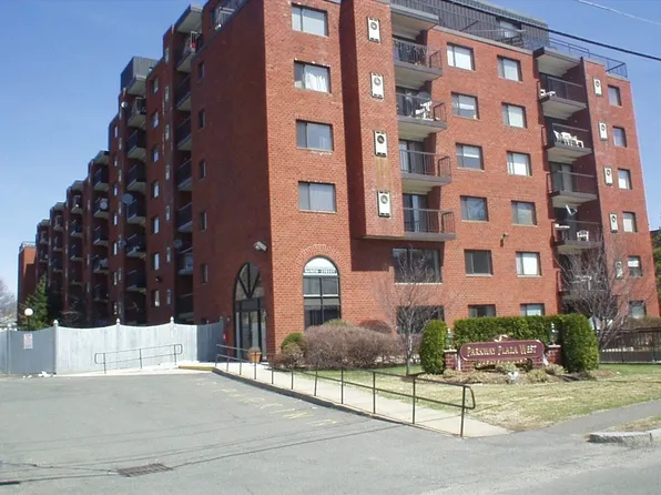 8 9th St APT 102, Medford, MA 02155
