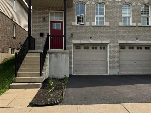 105 Pinnacle Dr #30, Kitchener, ON N2P 1B8
