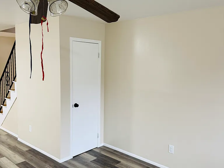 263 Lockman Ave — Photo 5