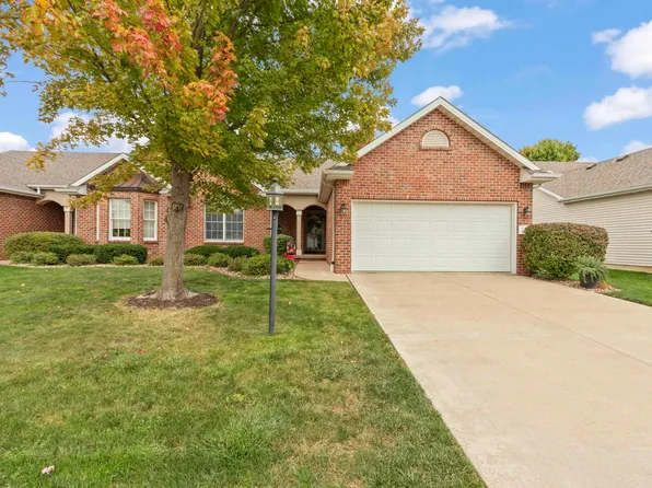1925 W Courtside Dr, Peoria, IL 61614