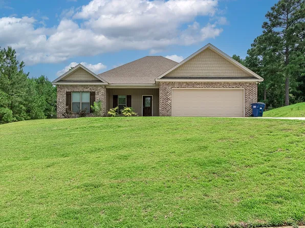 131 Hunters Rdg, Tallassee, AL 36078
