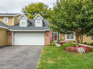 16 Creek Rdg, Pittsford, NY 14534