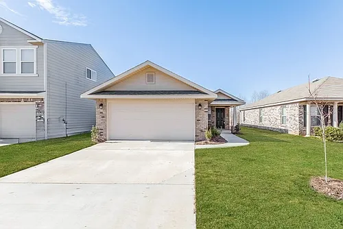 236 Bermuda Lakes Dr Photo 1