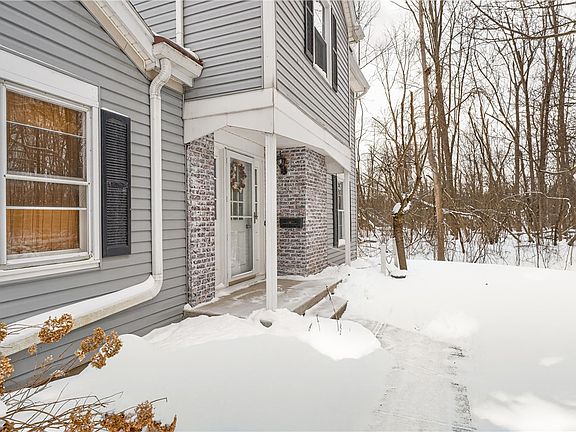 3rd image of 460 Upper Valley Rd