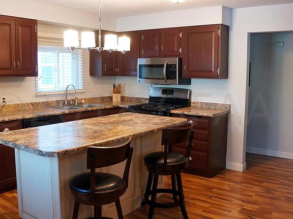 5th image of 1303 Arnold Ave N