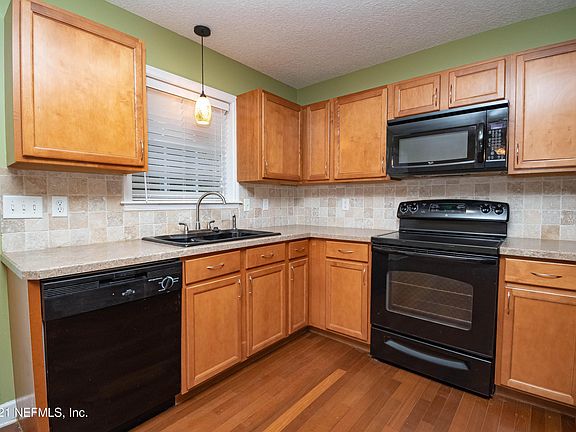 5th image of 9883 S CLINTON Avenue