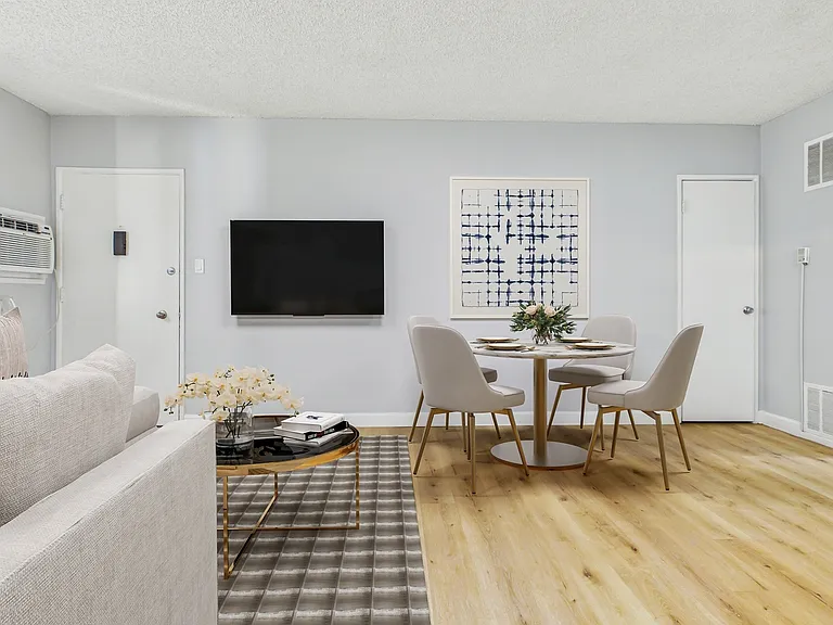 Sepulveda Apartments — Photo 3