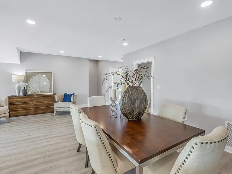 12404 Capri Cir N — Photo 17