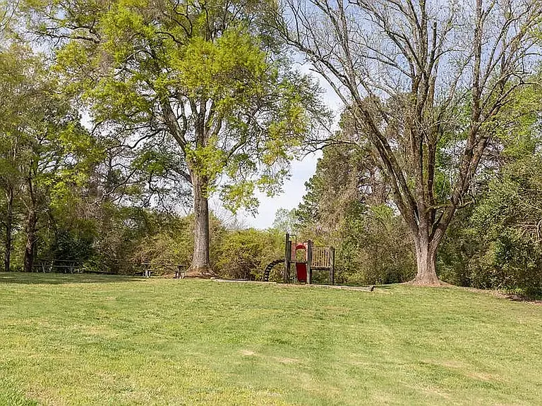 205 Windhover Dr — Photo 36