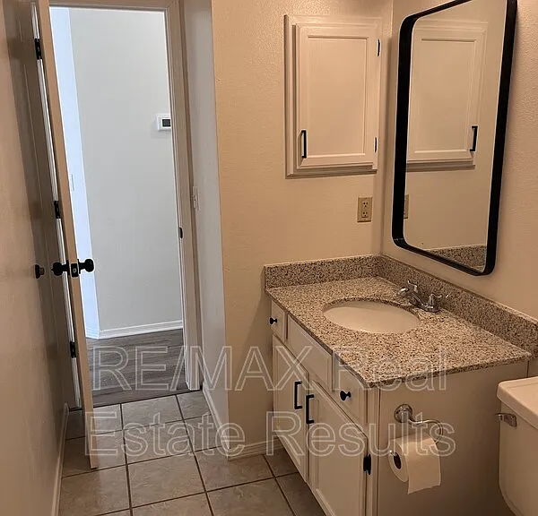 1607 N Timberline Dr — Photo 10