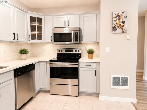 13320 SW Allen Blvd APT 205