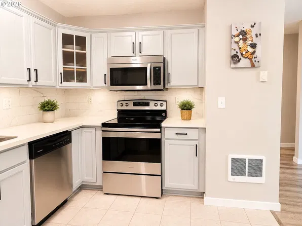 13320 SW Allen Blvd APT 205, Beaverton, OR 97005