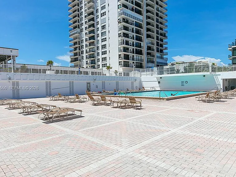 2401 S Ocean Dr #404 — Photo 29