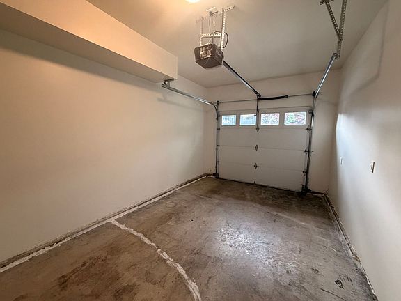 5th image of 549-557 S Nevada St