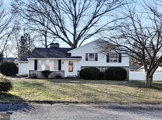 104 Bayberry Dr, Lancaster, PA 17603