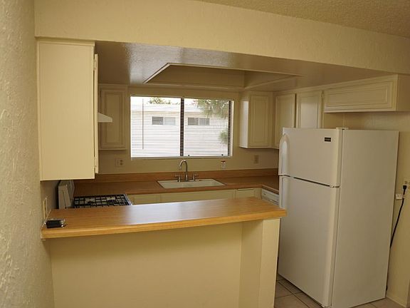 5th image of 23751 Arlington Ave APT 204