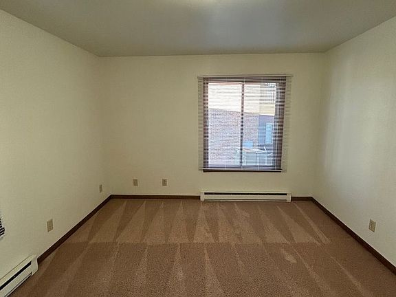 4th image of 225 W 12th St APT 1