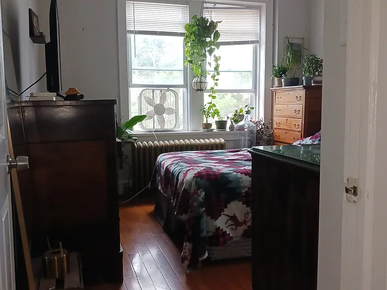 319 S Orange Ave — Photo 6