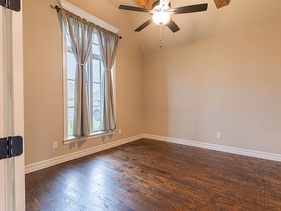 3rd image of 2910 E Quaker St