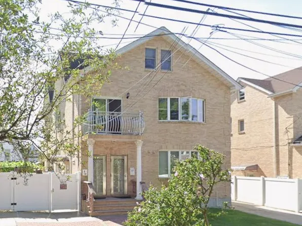 147-30 Cherry Avenue, Flushing, NY 11355